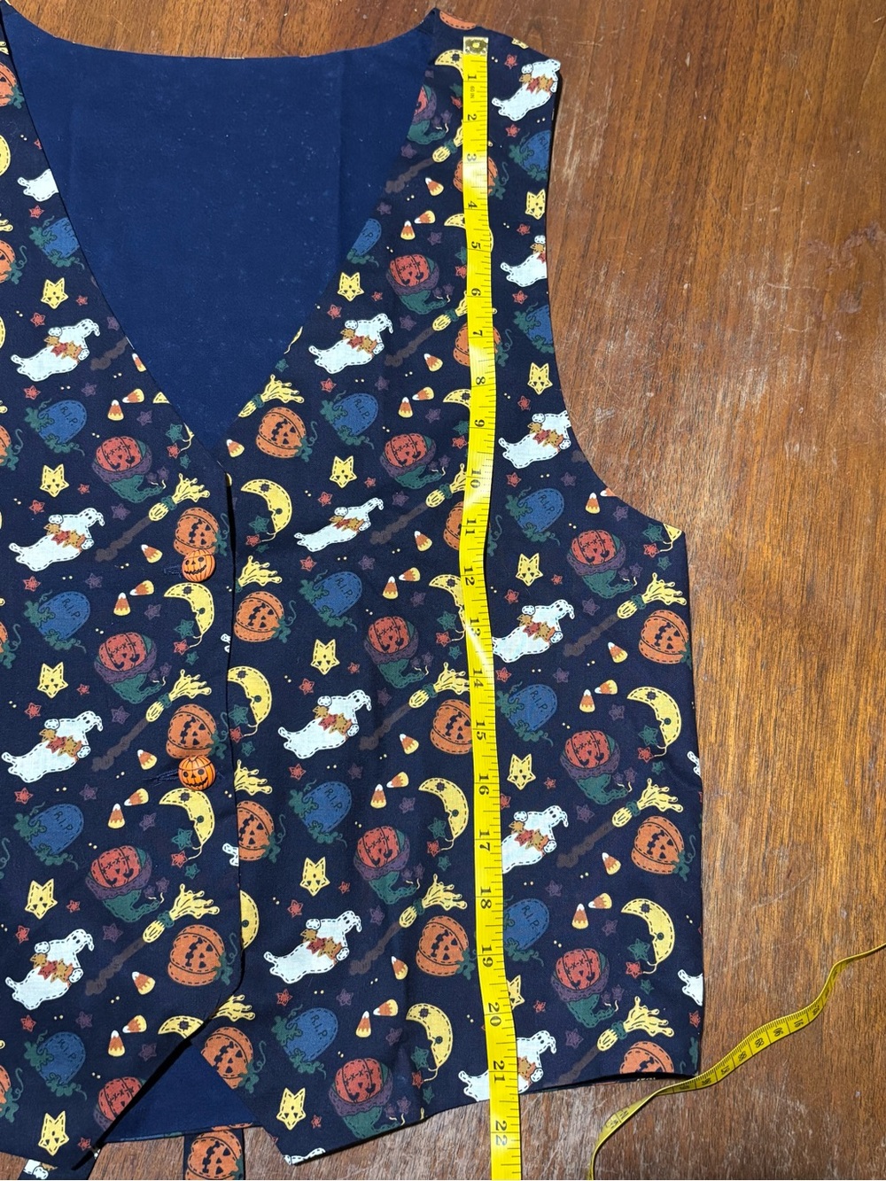 Halloween Vest with Pumpkin Buttons Measurements PTP 18 - Picture 8 of 9